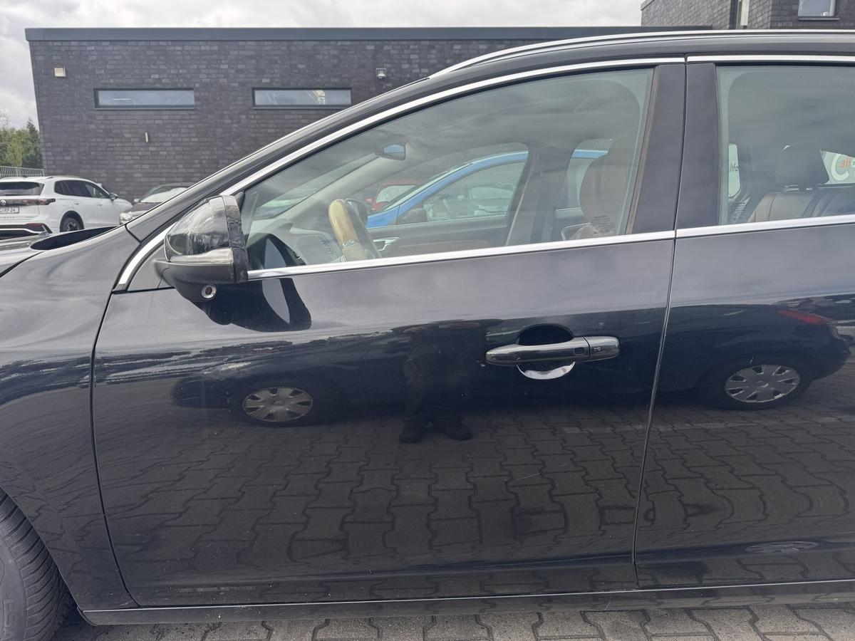 Volvo V60 original T&uuml;r vorn links 01900 Black Stone Rohbau Bj.2011